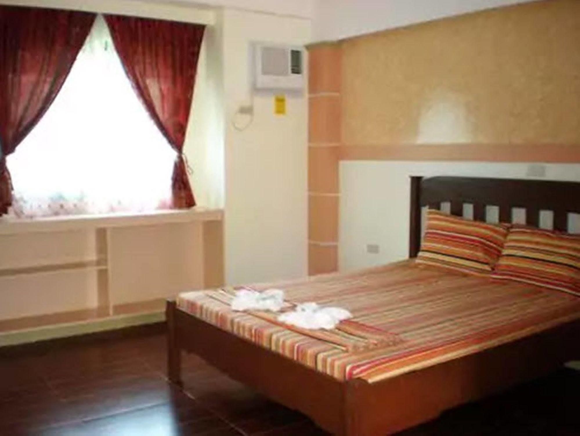 Apartelle De Francesca Puerto Galera Eksteriør billede