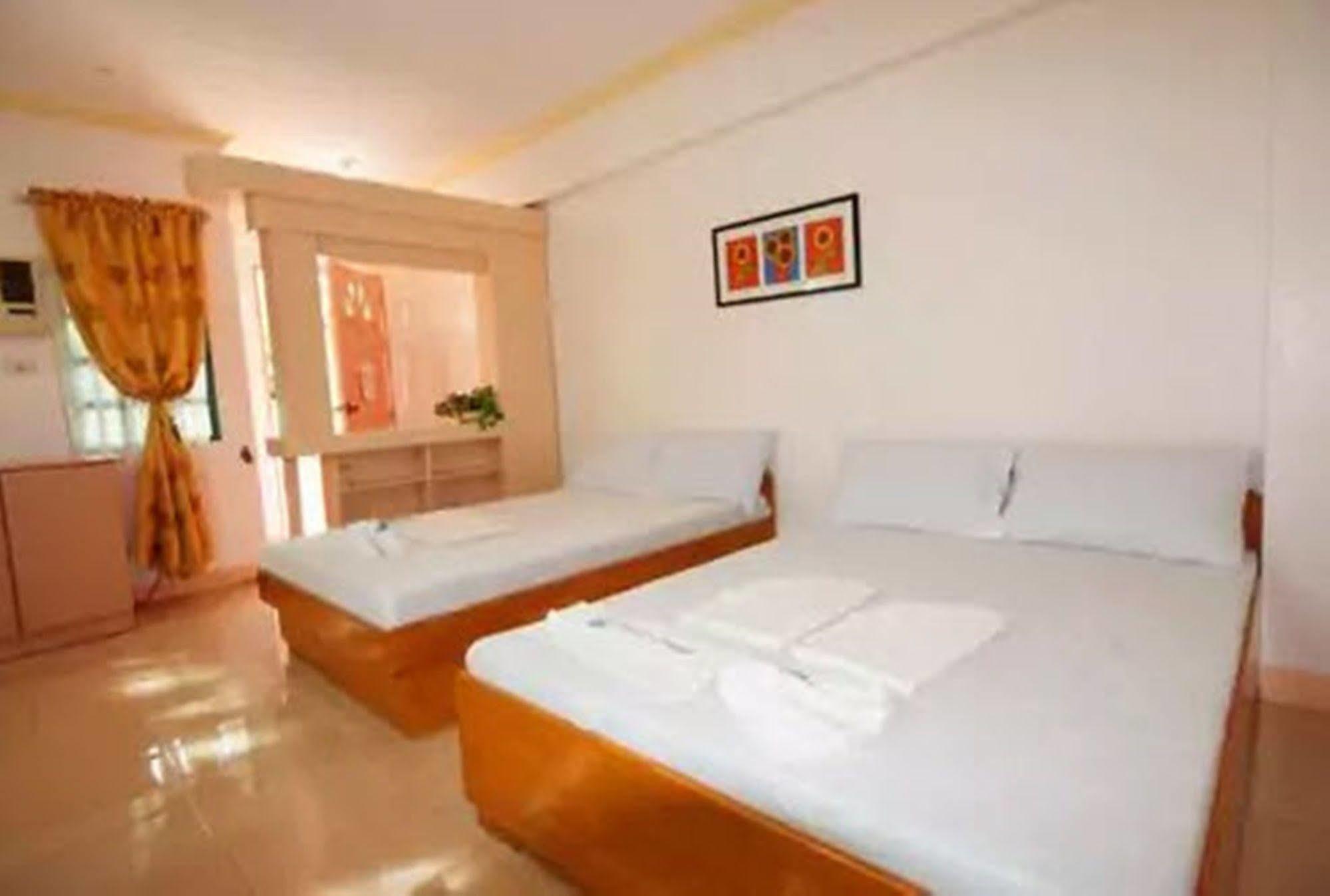 Apartelle De Francesca Puerto Galera Eksteriør billede