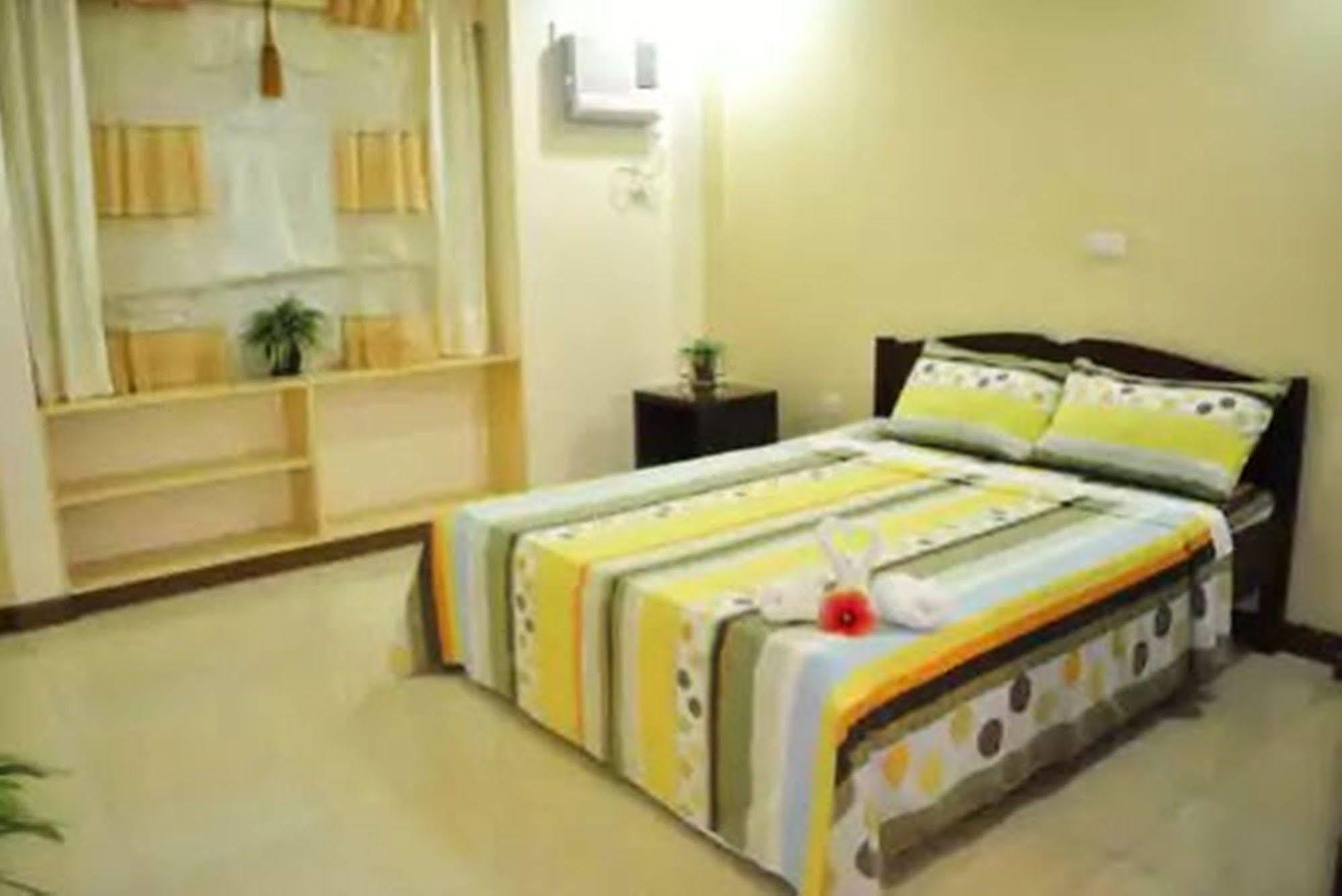 Apartelle De Francesca Puerto Galera Eksteriør billede
