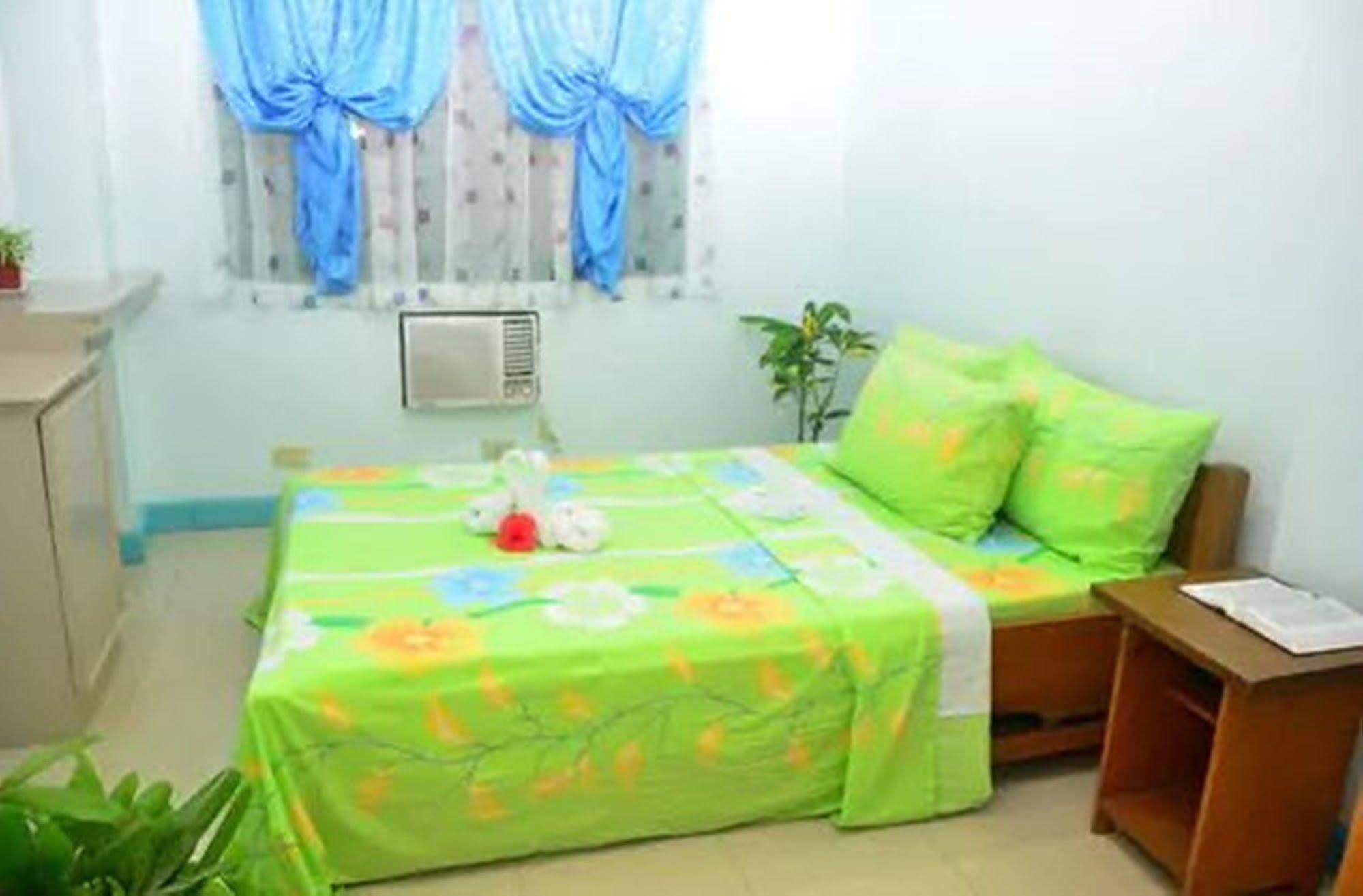 Apartelle De Francesca Puerto Galera Eksteriør billede