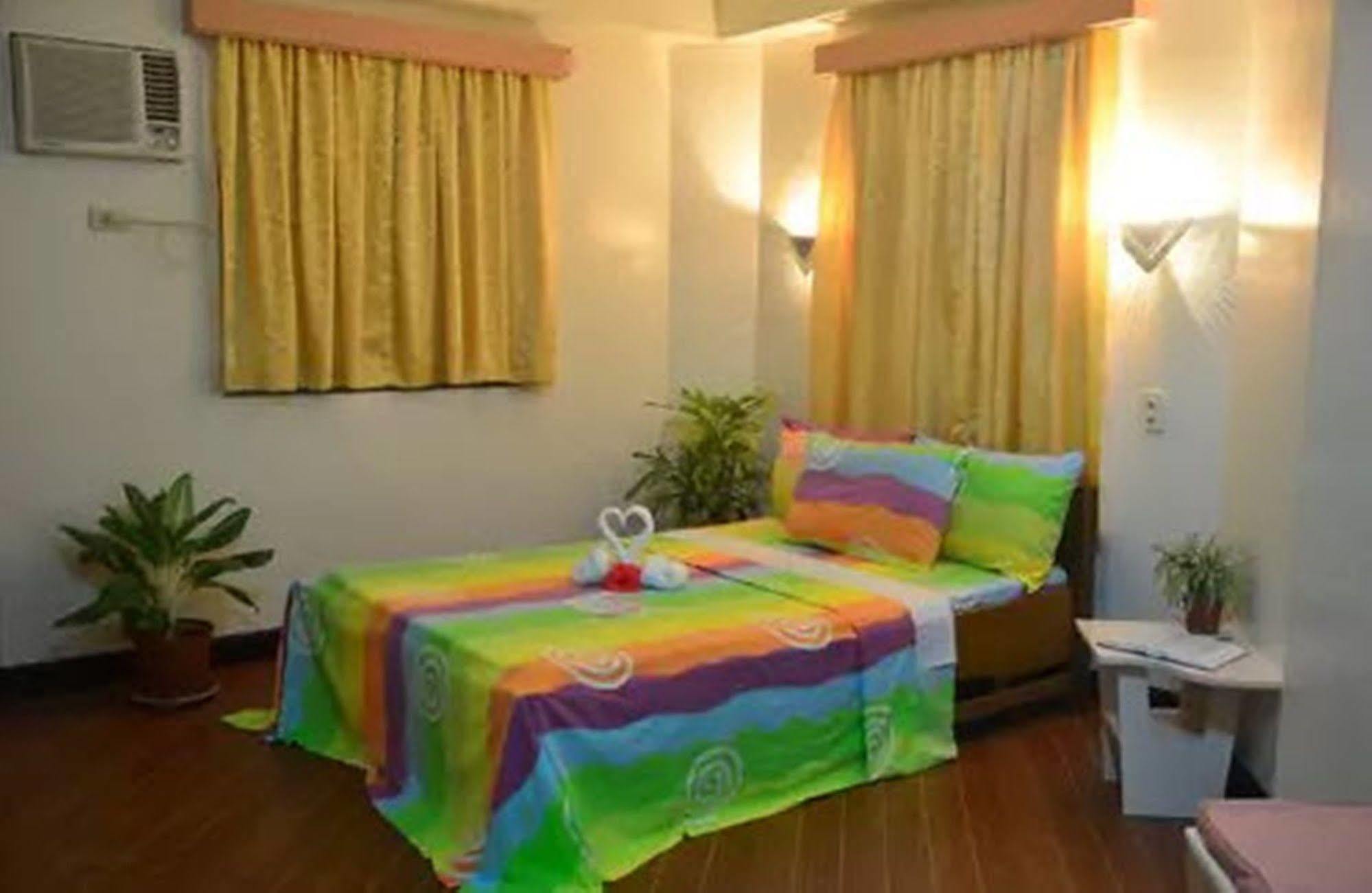 Apartelle De Francesca Puerto Galera Eksteriør billede