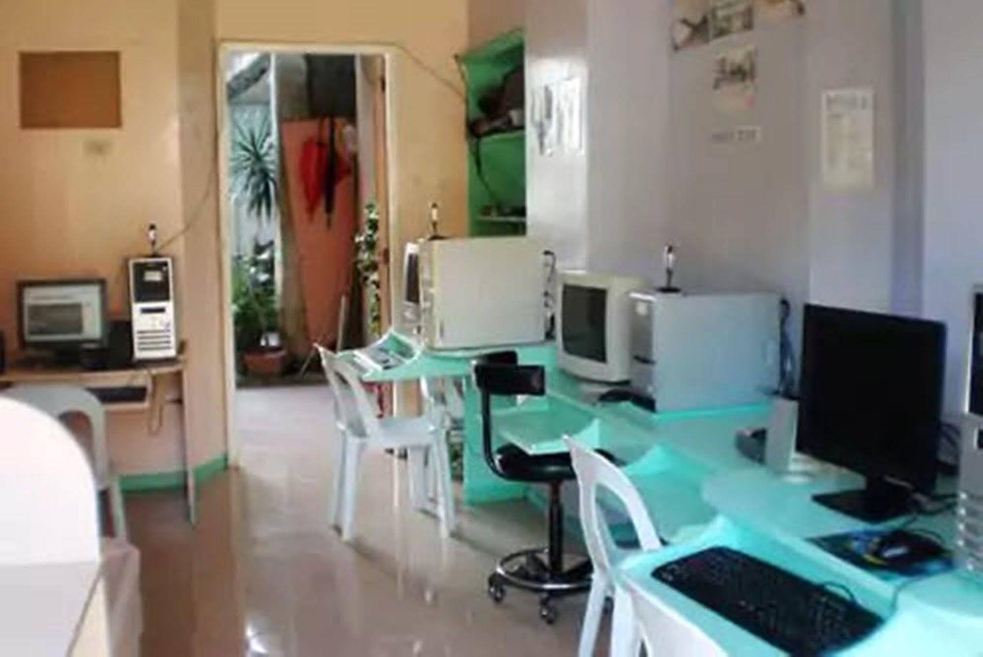 Apartelle De Francesca Puerto Galera Eksteriør billede